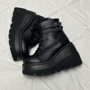 Demonia Shaker 52 Black Vegan Leather platform Ankle Boots size 8